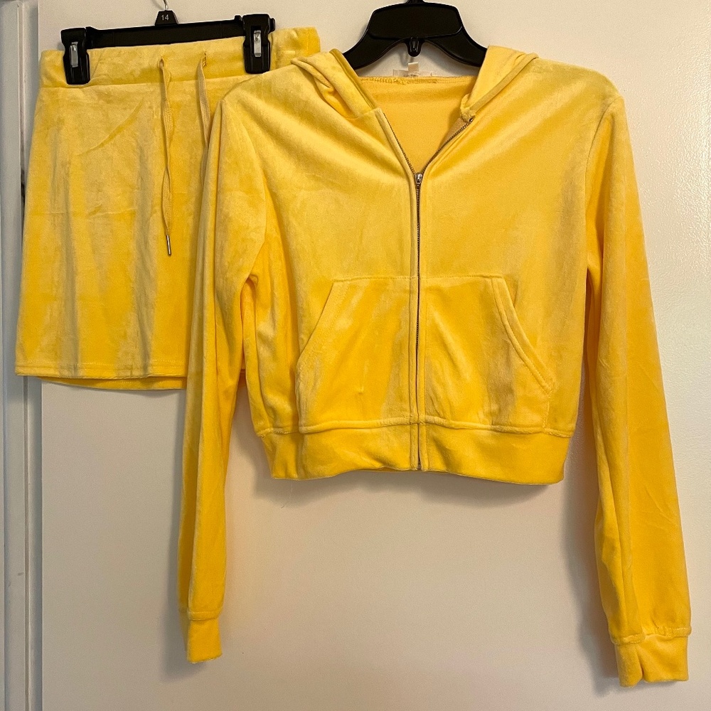 Banana yellow velvet jacket mini skirt set